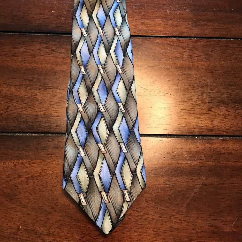 Bugatti tie